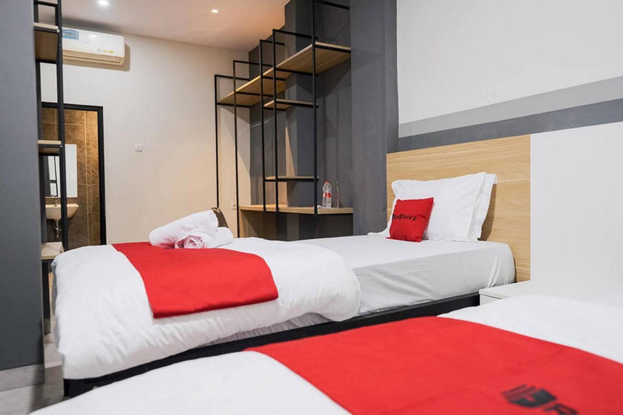 Reddoorz Plus Near Taman Anggrek Mall Cakarta Dış mekan fotoğraf