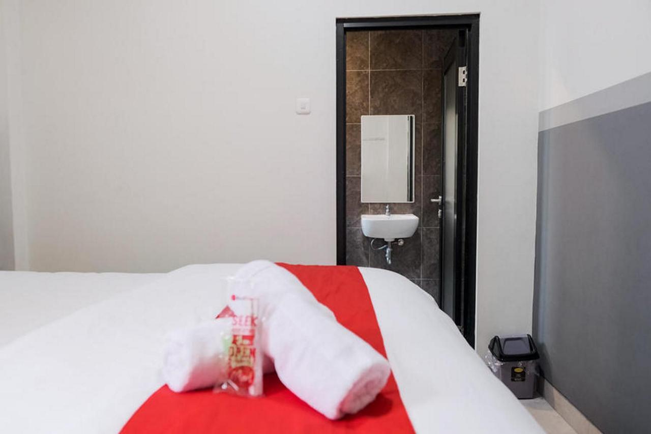 Reddoorz Plus Near Taman Anggrek Mall Cakarta Dış mekan fotoğraf