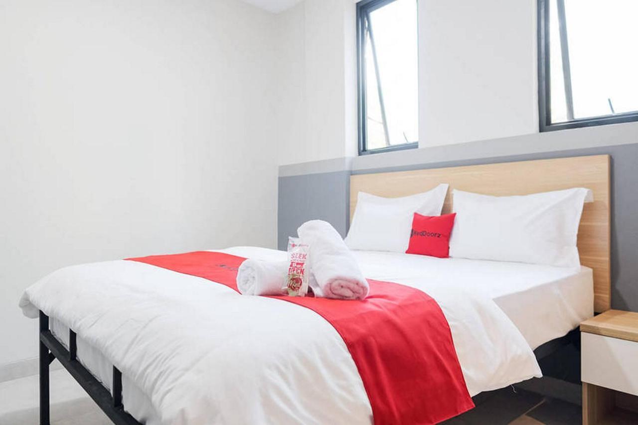 Reddoorz Plus Near Taman Anggrek Mall Cakarta Dış mekan fotoğraf