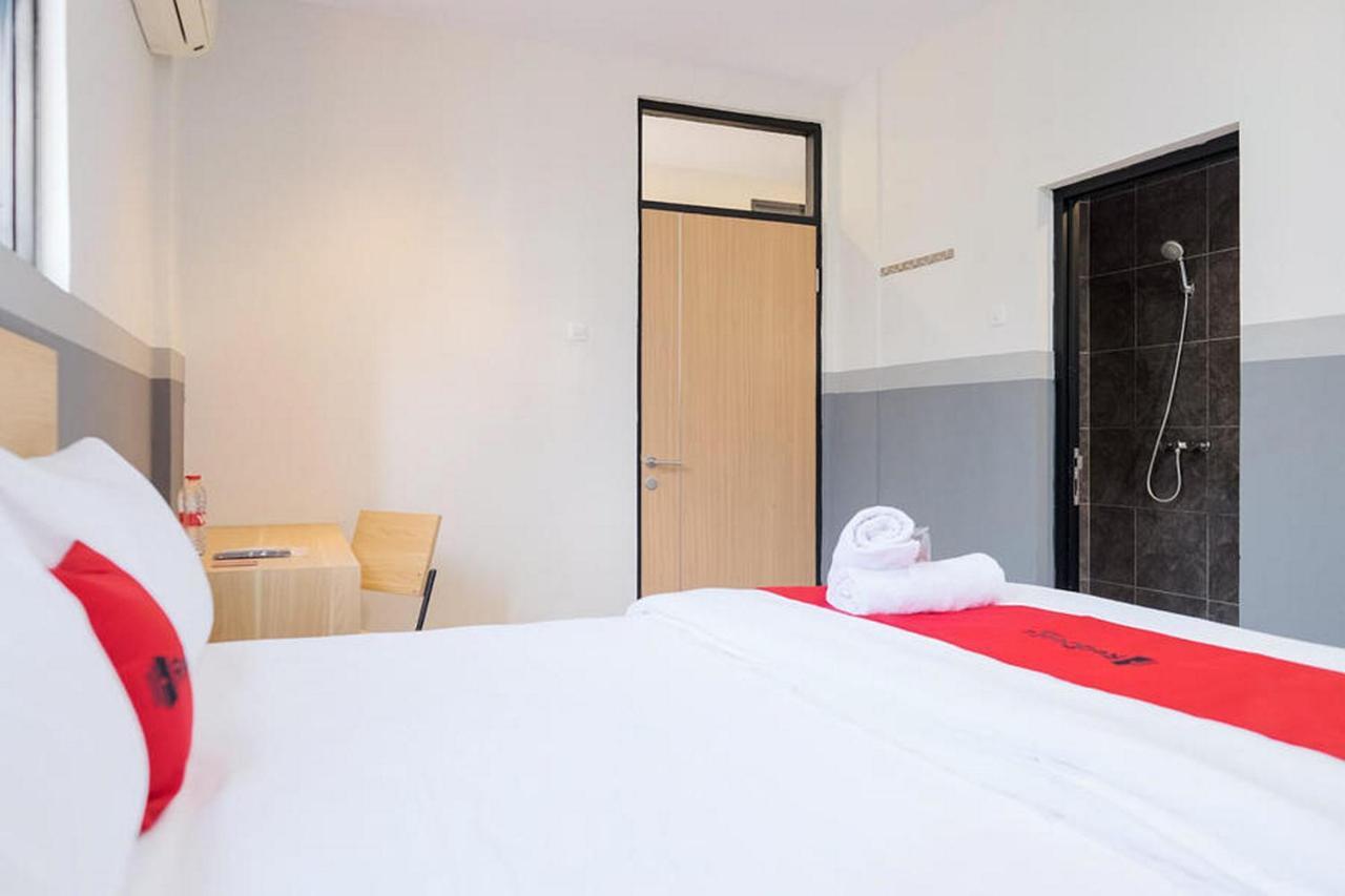 Reddoorz Plus Near Taman Anggrek Mall Cakarta Dış mekan fotoğraf