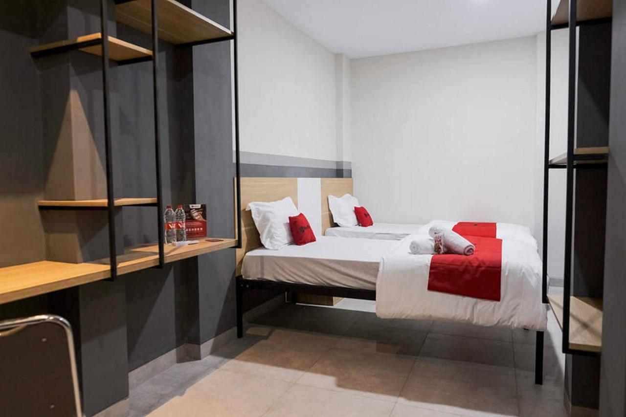 Reddoorz Plus Near Taman Anggrek Mall Cakarta Dış mekan fotoğraf