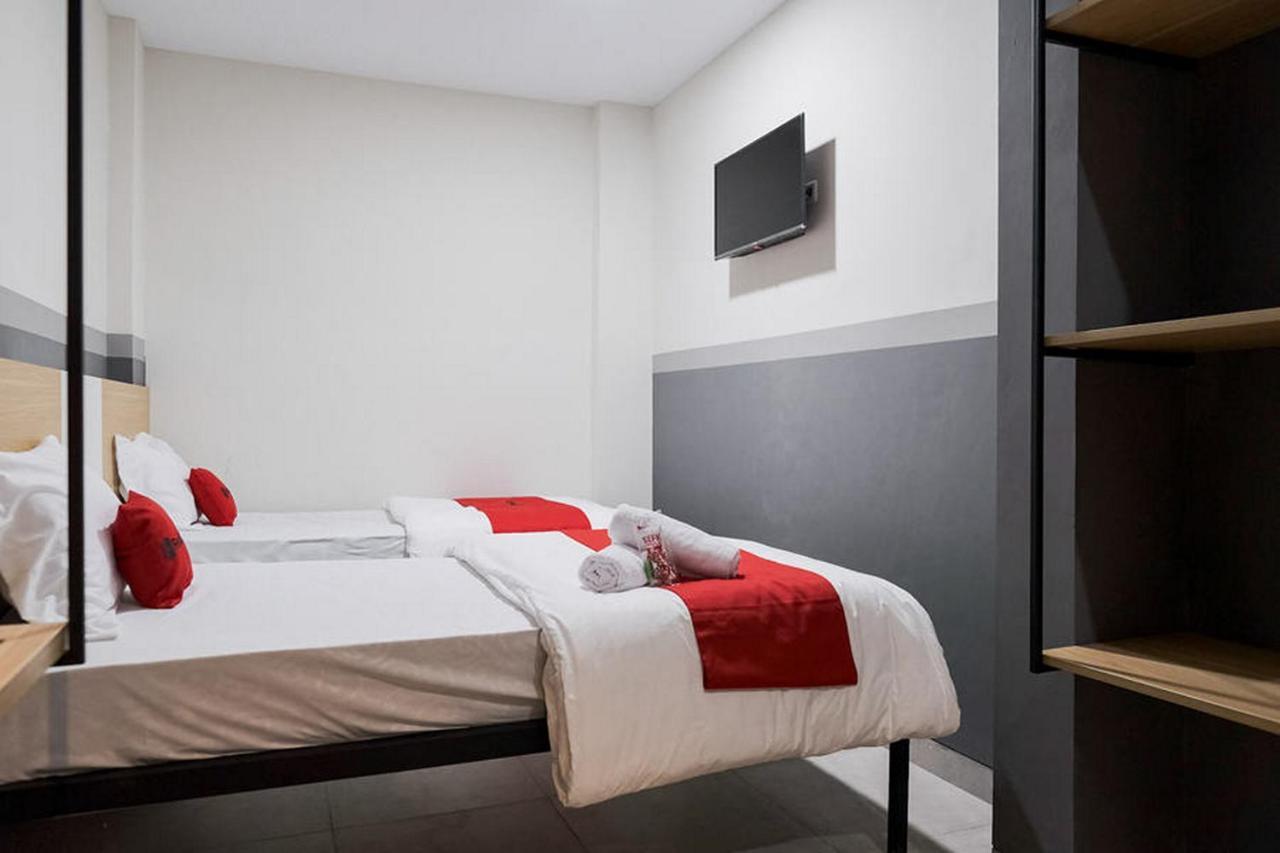 Reddoorz Plus Near Taman Anggrek Mall Cakarta Dış mekan fotoğraf