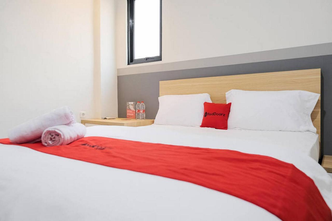 Reddoorz Plus Near Taman Anggrek Mall Cakarta Dış mekan fotoğraf