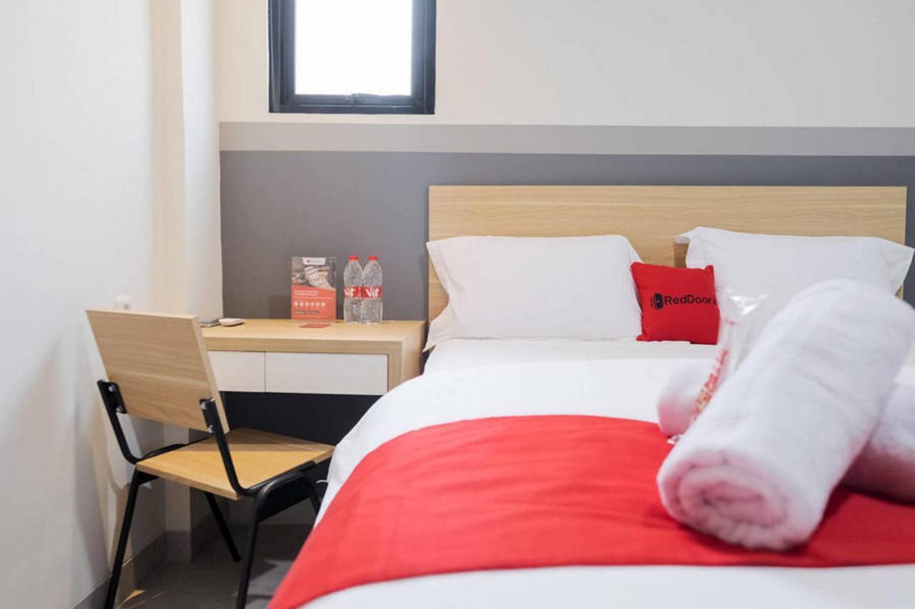 Reddoorz Plus Near Taman Anggrek Mall Cakarta Dış mekan fotoğraf
