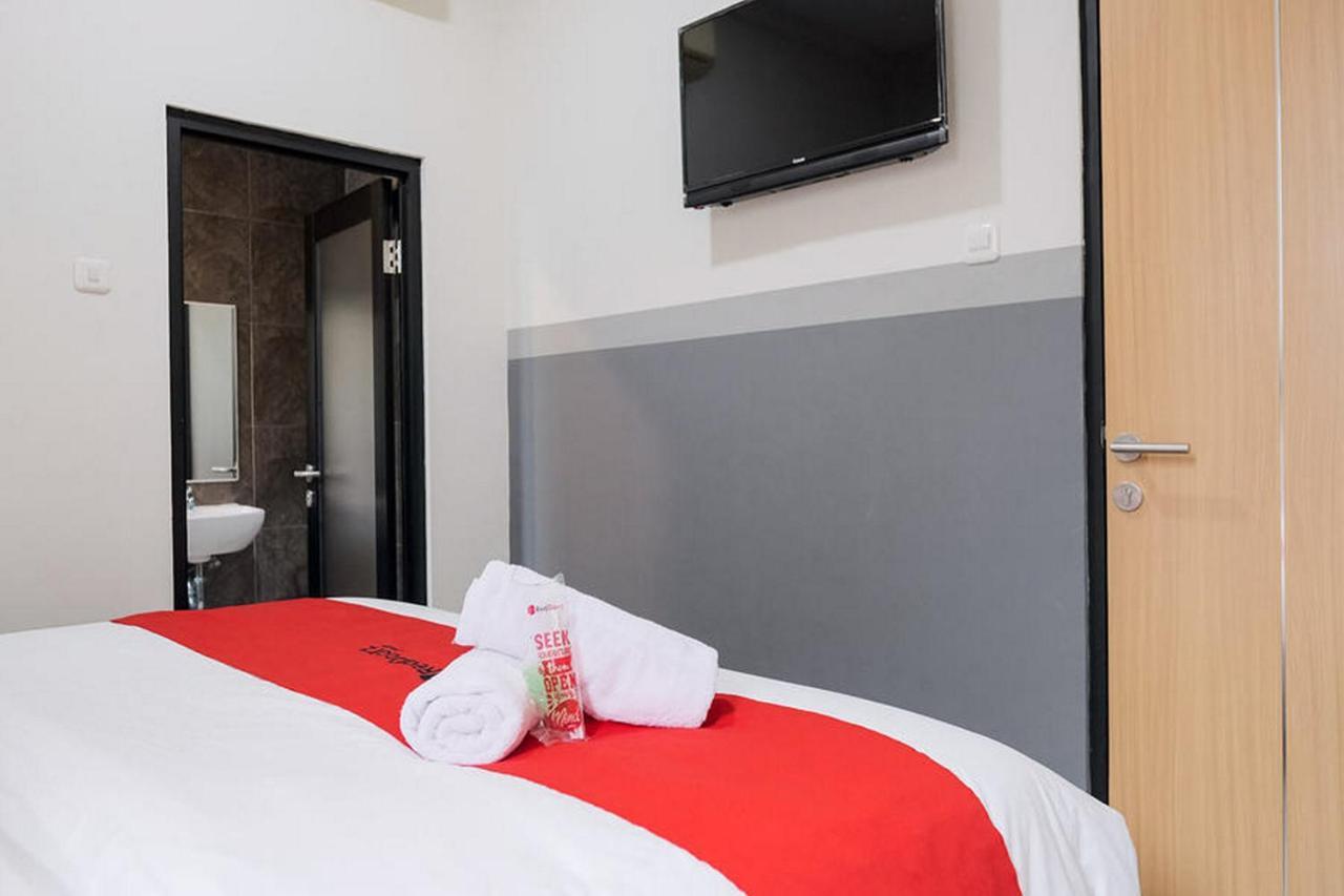 Reddoorz Plus Near Taman Anggrek Mall Cakarta Dış mekan fotoğraf