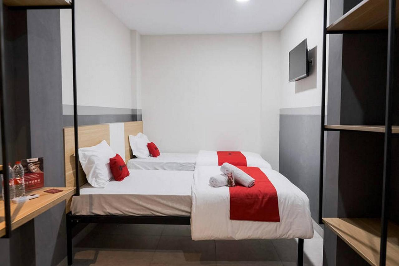 Reddoorz Plus Near Taman Anggrek Mall Cakarta Dış mekan fotoğraf
